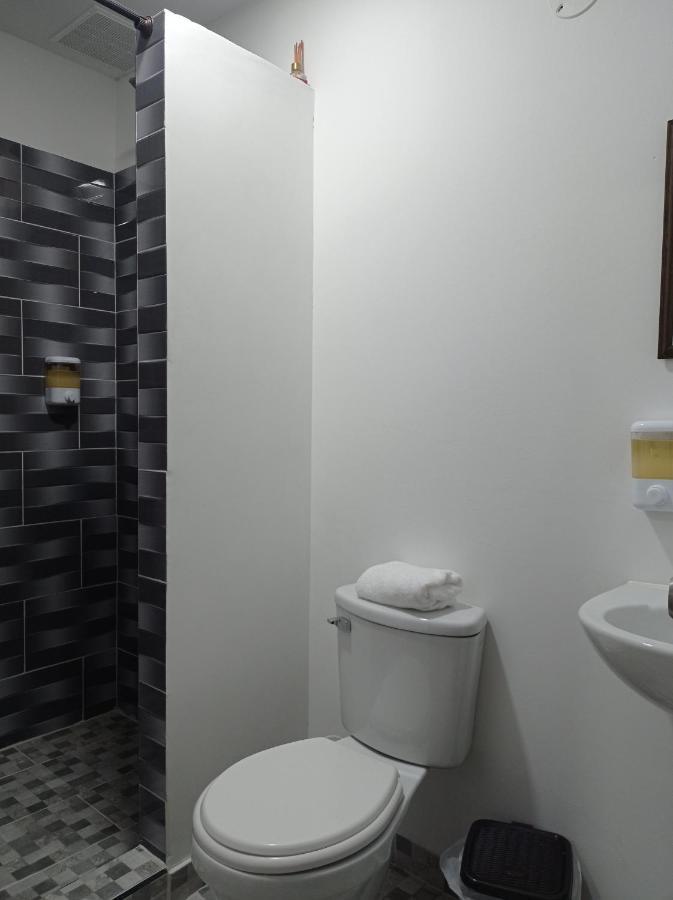 Hostal Villa Del Sol 살렌토 외부 사진