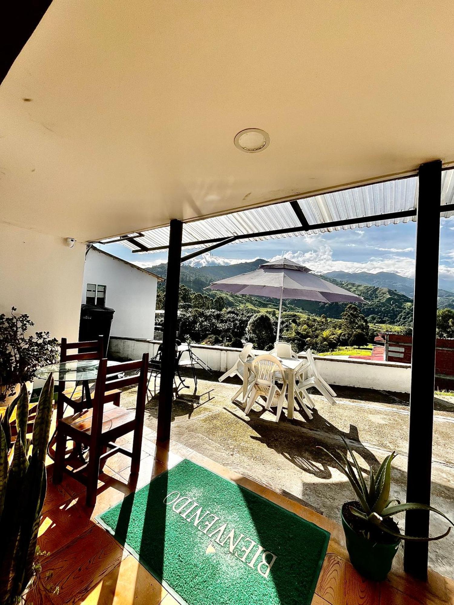 Hostal Villa Del Sol 살렌토 외부 사진